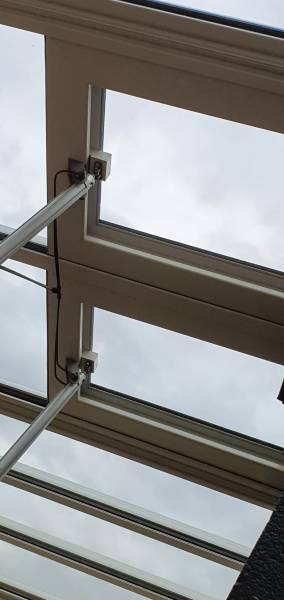 Fenêtres de toit FENTOP sur mesure, installation facile distribuées dans le Gard et partout en France